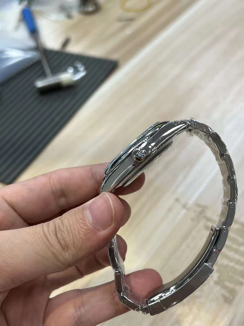 Oyster Perpetual 41 — supplier listing photo of this configuration, view 5