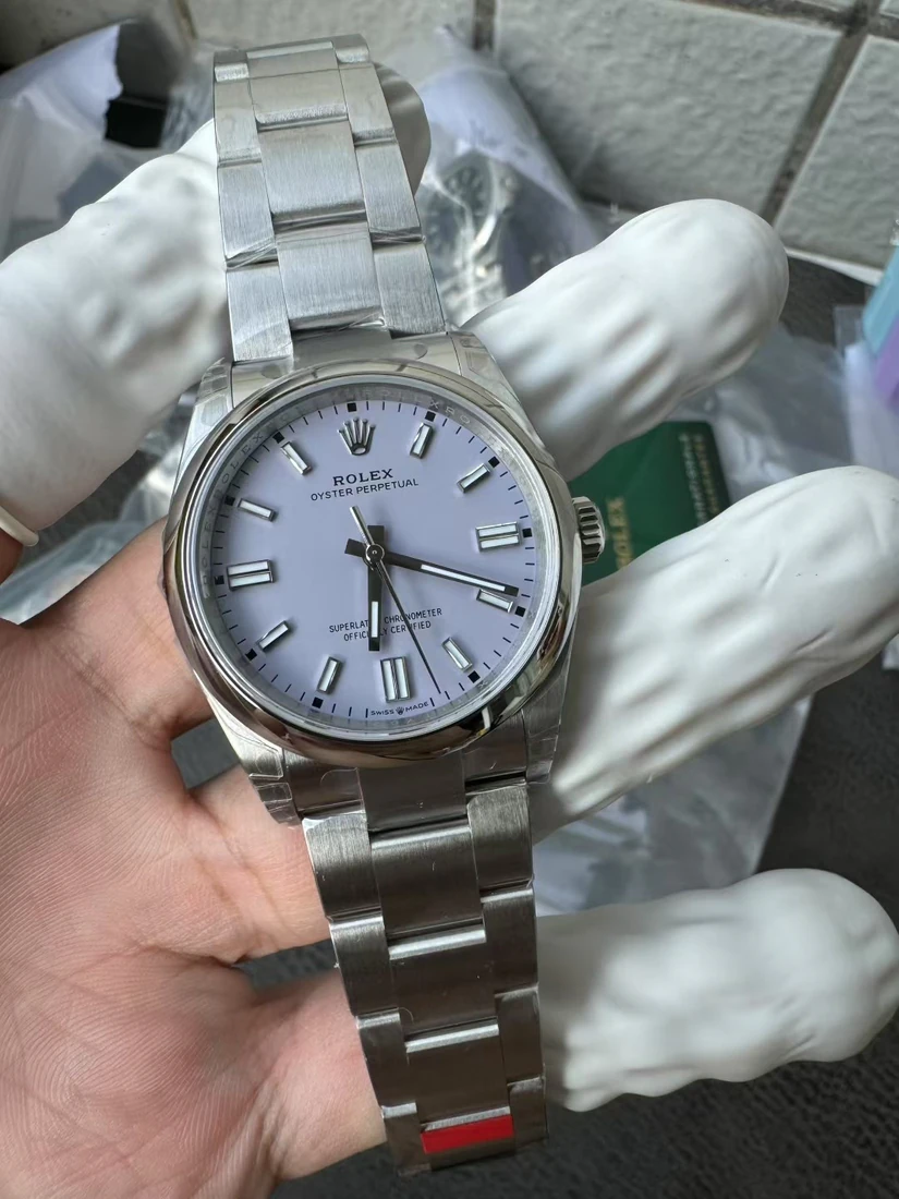 Oyster Perpetual 36 — صورة من إدراج المورّد لهذه المواصفات، زاوية 4
