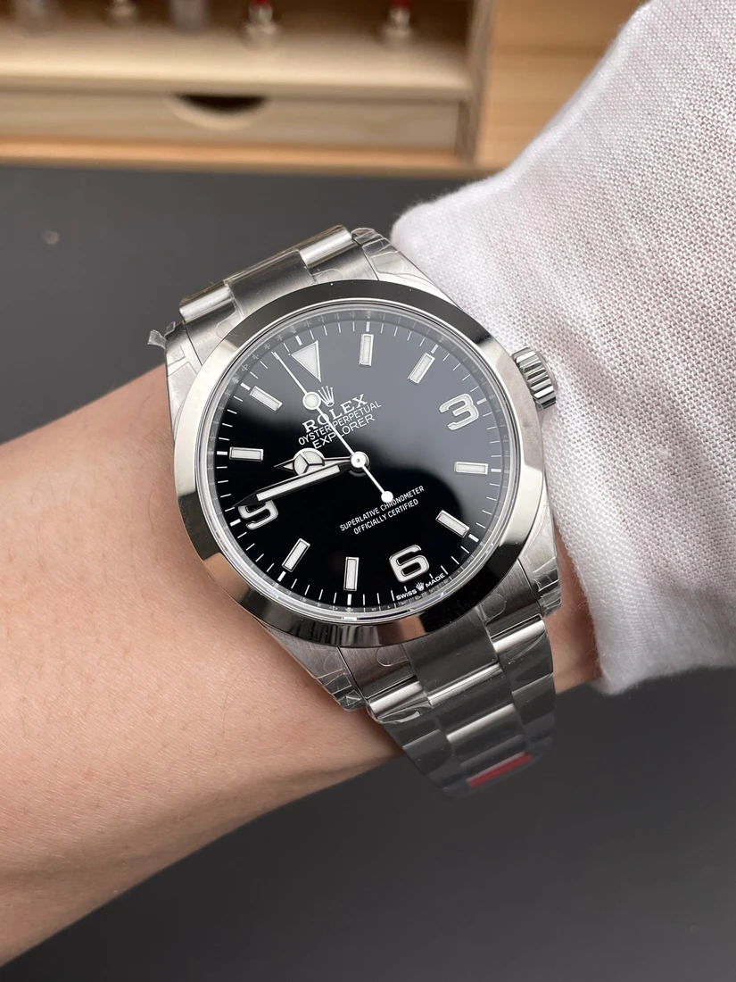 Explorer 40 — صورة من إدراج المورّد لهذه المواصفات، زاوية 3