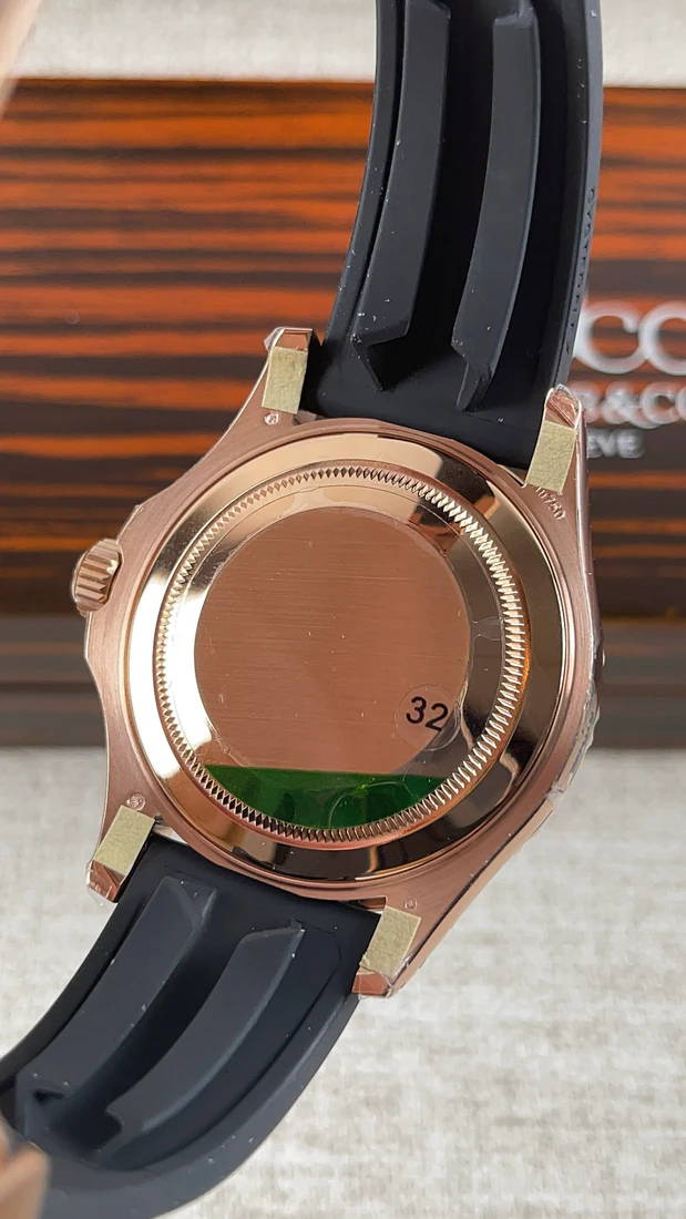 Yacht-Master 40 — صورة من إدراج المورّد لهذه المواصفات، زاوية 6