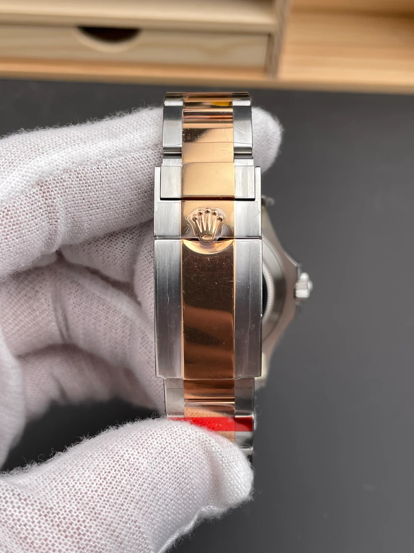 Yacht-Master 40 — صورة من إدراج المورّد لهذه المواصفات، زاوية 6