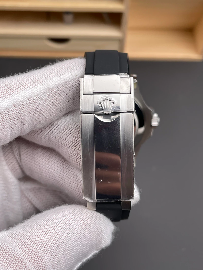 Yacht-Master 42 — supplier listing photo of this configuration, view 8